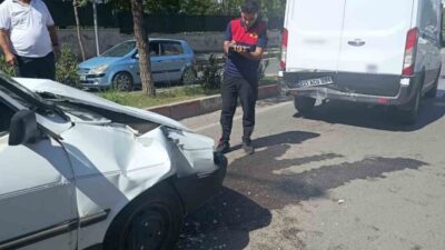 Siirt’te meydana gelen trafik kazasında otomobil ile transit aracının çarpışması