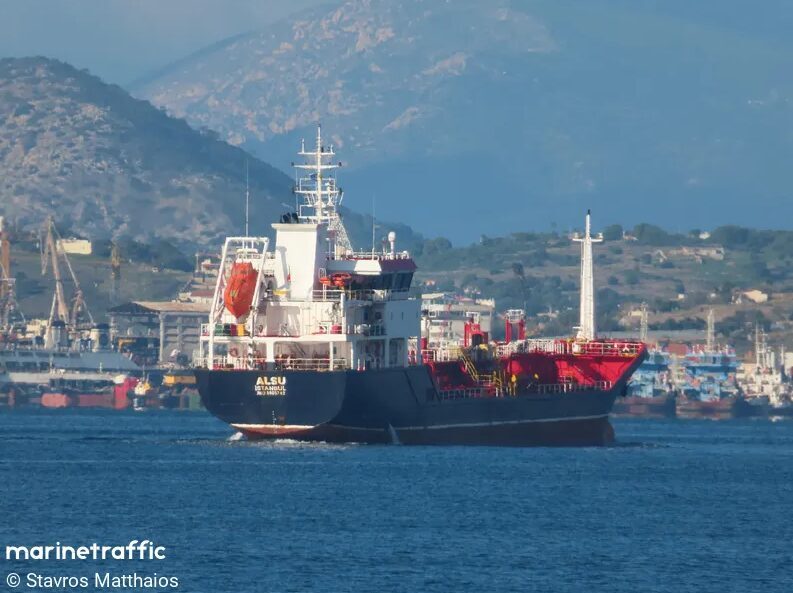 Silivri açıklarında meydana gelen kazada, Türk bayraklı iki ticari geminin