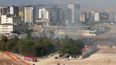 Sivas’ta bir akaryakıt istasyonuna yakın bir noktada çıkan yangın, itfaiye