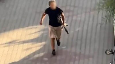 İzmir’in Buca ilçesinde, bir kişi ile yaşadığı anlaşmazlık sonrası pompalı