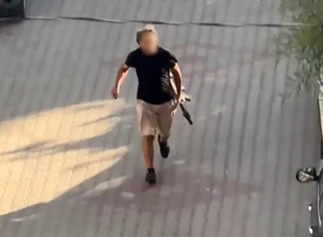 İzmir’in Buca ilçesinde, bir kişi ile yaşadığı anlaşmazlık sonrası pompalı