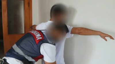 Mersin’de, sahte sosyal medya hesapları kullanarak bazı kişilerin müstehcen görüntülerini