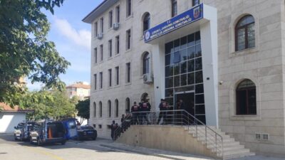 Jandarma ekiplerinin yürüttüğü operasyonla Çorum merkezli 3 ilde gözaltına alınan