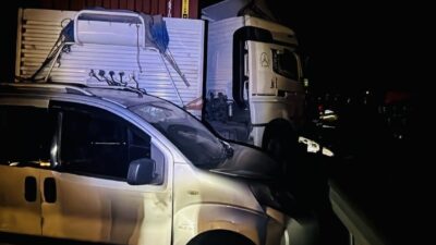 TAG Otoyolu’nda meydana gelen zincirleme kazada 2 tır ile 2