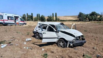 Kırıkkale’nin Keskin ilçesinde meydana gelen trafik kazasında bir otomobil takla