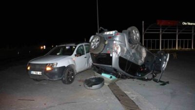 Nevşehir’de bir otomobil, kontrolü kaybederek takla attıktan sonra yol kenarında