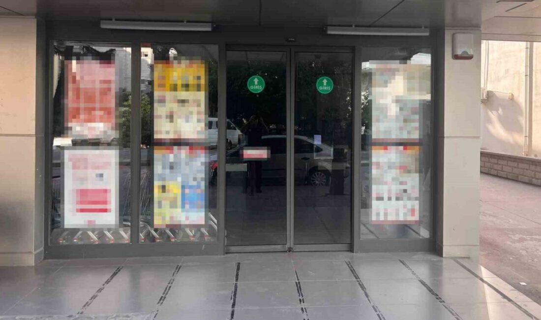 Antalya’nın Serik ilçesinde, tarihi geçmiş ürünler satan bir zincir market