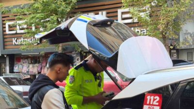 Eskişehir’de bir trafik kazasının ardından motosiklet sürücüsünün otomobil sürücüsüyle yaşadığı