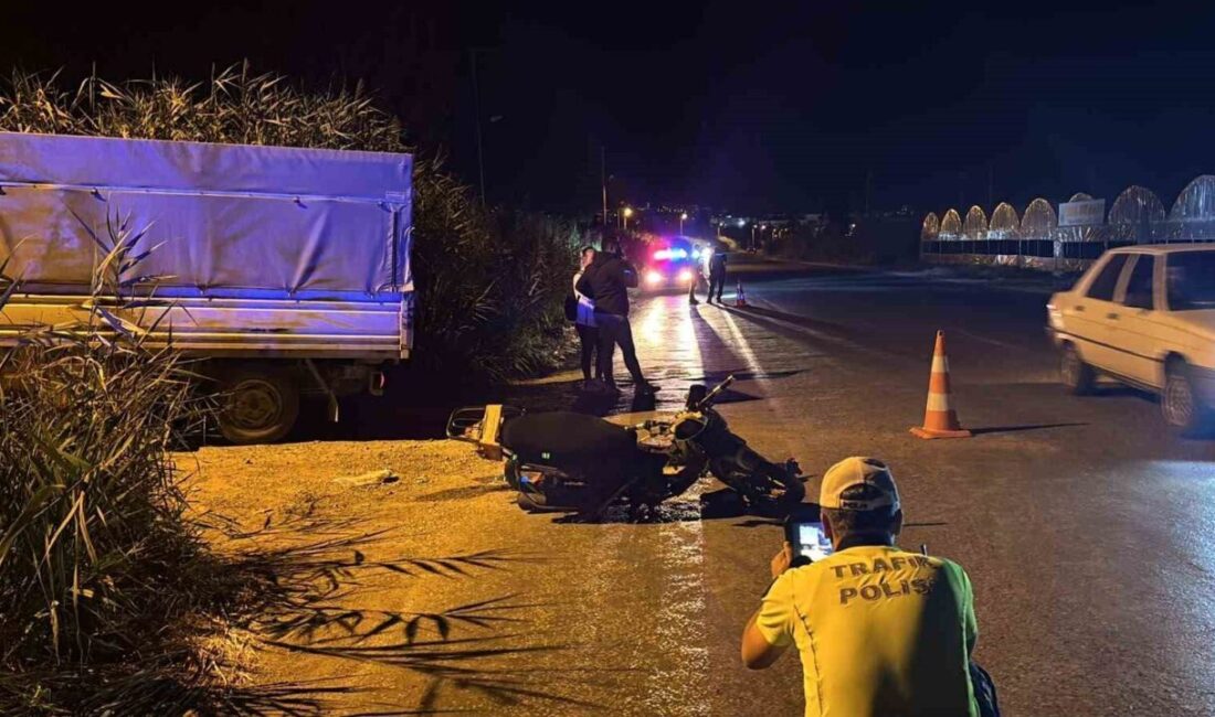 Tavşanlı ilçesinde kamyonet ile motosikletin çarpışması sonucu meydana gelen trafik