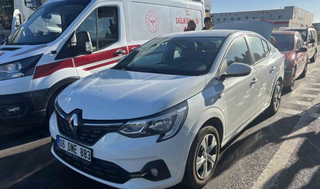 Tavşanlı ilçesinde meydana gelen zincirleme trafik kazasında 3 aracın karıştığı