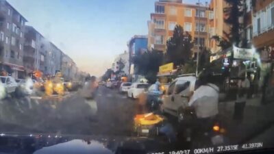 Lüleburgaz ilçesinde, yaya geçidinden geçmekte olan bir tekerlekli sandalyedeki vatandaşa