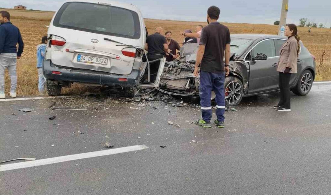 Ergene ilçesinde meydana gelen trafik kazasında, bir panelvan ile bir