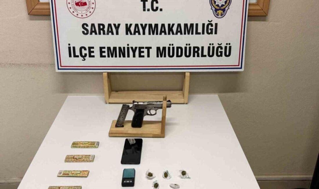 Tekirdağ’ın Saray ilçesinde, emniyet güçleri tarafından gerçekleştirilen bir operasyonda ruhsatsız