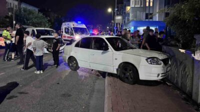 Kocasinan ilçesinde meydana gelen trafik kazasında bir otomobil, ticari bir