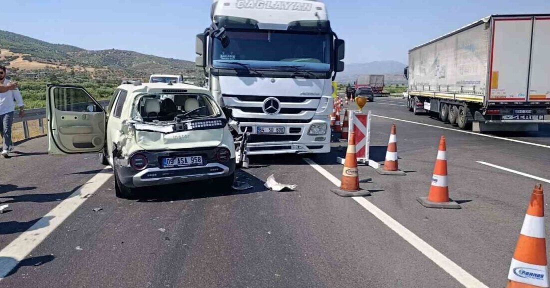 Aydın-Denizli Otoyolu’nun Kuyucak mevkiinde meydana gelen bir kazada, bir çekicinin