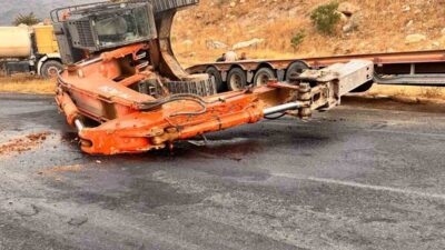 Adıyaman’ın Kahta ilçesinde seyir halindeki bir tırın üzerinden düşen paletli