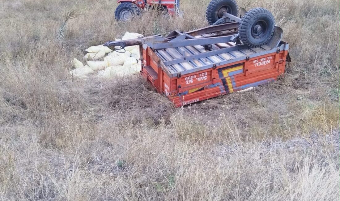 Tomarza ilçesinde meydana gelen trafik kazasında traktörün şarampole devrilmesi sonucu