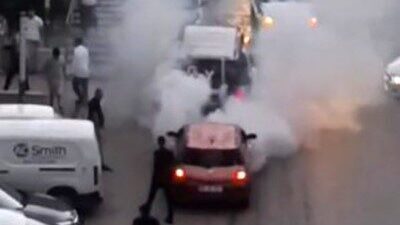 Ankara’nın Keçiören ilçesinde patinaj yaparak ve lastik yakarak trafiği tehlikeye