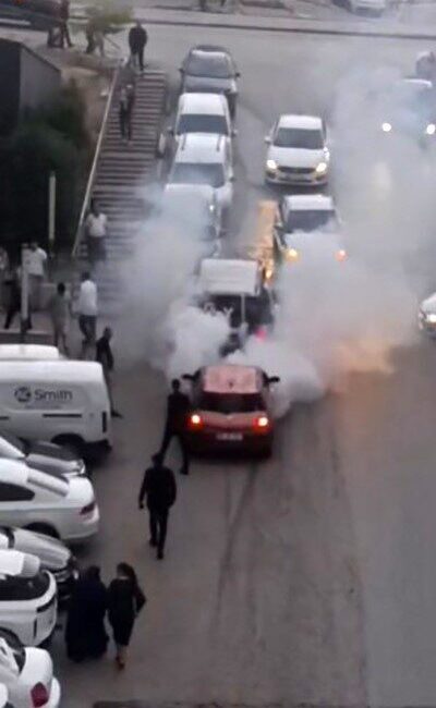 Ankara’nın Keçiören ilçesinde patinaj yaparak ve lastik yakarak trafiği tehlikeye