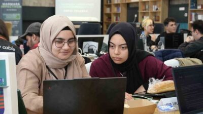 TÜRGEV’in AI CRAFT eğitim projesi başladı ve yapay zekayı kültür,