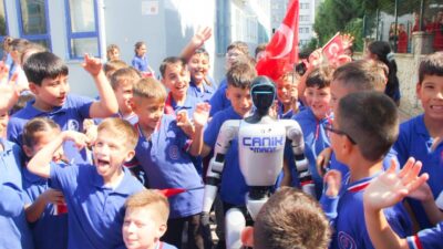 Samsun’da, Türkiye’nin ilk insansı robotu olan CANİKMAN, 2026-2027 eğitim-öğretim yılının