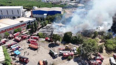 Tuzla ilçesinde yer alan bir kimyasal fabrikasında meydana gelen yangın,