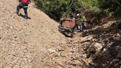 Hassa ilçesinde, 74 yaşındaki bir sürücü motosikletiyle uçuruma yuvarlanarak hayatını