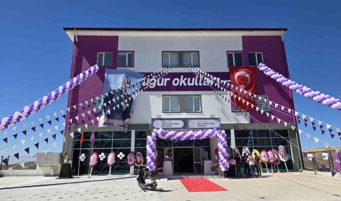 Uğur Okulları, köklü bir eğitim kurumu olarak edindiği yarım asırlık
