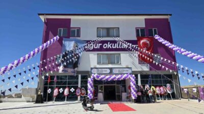 Uğur Okulları, köklü bir eğitim kurumu olarak edindiği yarım asırlık