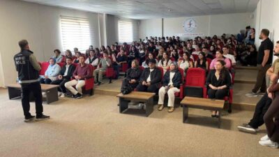 Afyonkarahisar’da yaklaşık 350 üniversite öğrencisine madde bağımlılığıyla mücadele eğitimi verildi.