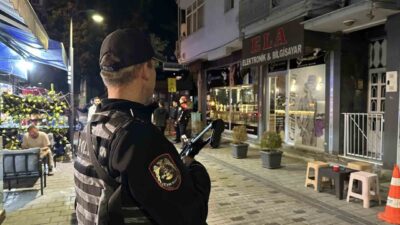 Uşak ilinde gerçekleştirilen ‘Huzur ve Güven’ operasyonunda, polis ve jandarma