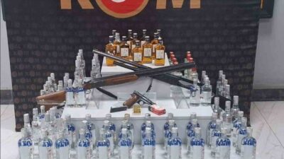 Uşak ilinde polis ekipleri tarafından kaçak alkol ve sigara operasyonu