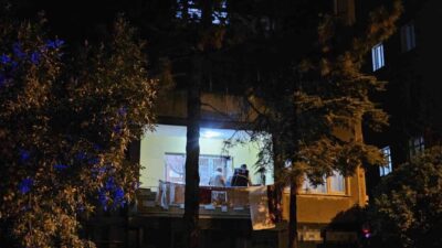 Melikgazi ilçesinde yaşanan olayda, bir adamın üvey oğlu tarafından bıçaklanarak