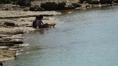 Manavgat Şelalesi altındaki adacığa geçilmemesi konusunda yaşanan sıkıntılara rağmen, ırmağın