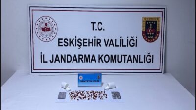 Eskişehir’de jandarmanın yolcu otobüsünü durdurmasının ardından yapılan aramada bir kişinin