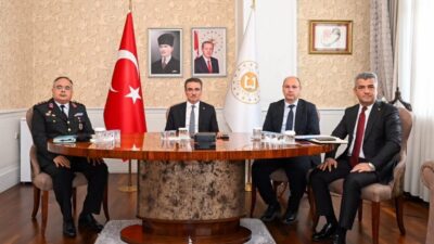Erzurum Valisi Aydın Baruş, İçişleri Bakanı Mustafa Çiftçi ve Millî