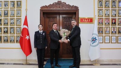 Erzincan Valisi Hamza Aydoğdu, İl Emniyet Müdürü Esat Feryadi Doköz’ü