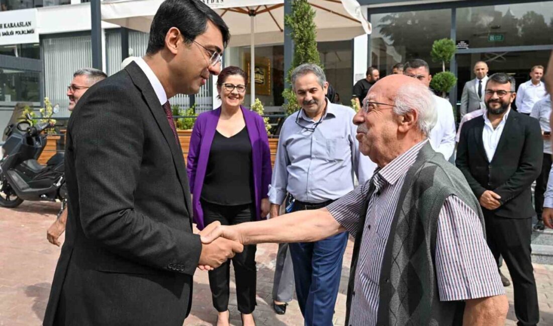 Uşak Valisi Serdar Kartal, bugün merkez ilçe mahalle muhtarlarıyla bir