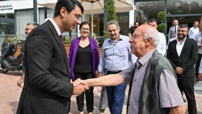 Uşak Valisi Serdar Kartal, bugün merkez ilçe mahalle muhtarlarıyla bir