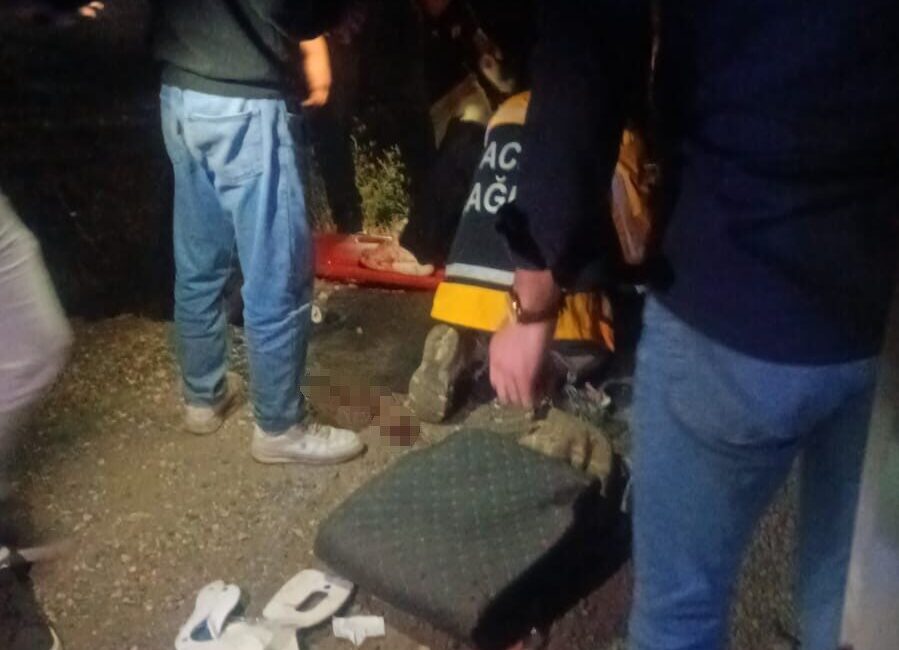 Van’ın Başkale ilçesinde, yolcu taşıyan bir minibüsün kontrolden çıkıp devrilmesi