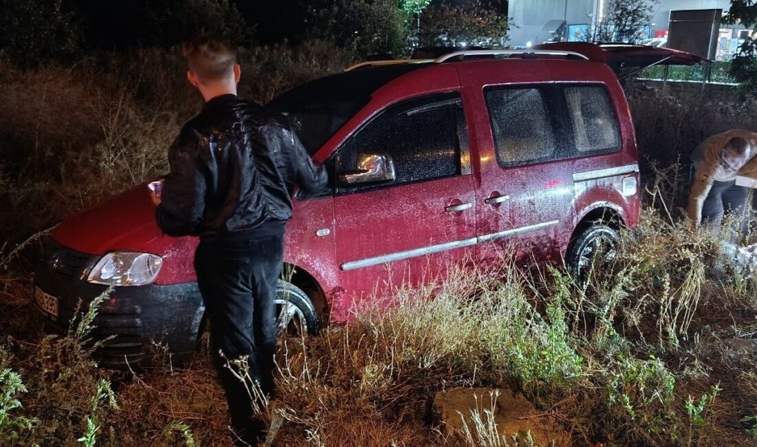 Konya’nın Beyşehir ilçesinde yağışlı hava dolayısıyla kayganlaşan yolda gerçekleşen bir