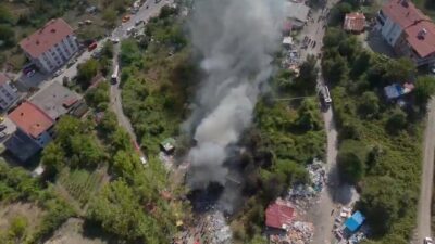Zonguldak’ın Devrek ilçesinde çıkan yangın, atıkların alev alması sonucu meydana