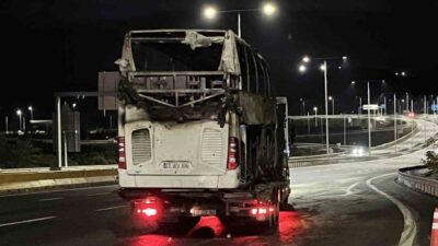 Kuzey Marmara Otoyolu’nda gerçekleşen acı bir kaza sonucunda bariyerlere çarparak