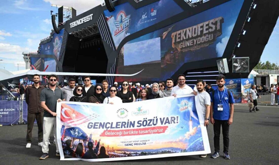 Yeşilyurt Belediyesi’nin desteklediği Yeşilyurt Genç Meclisi üyeleri, Şanlıurfa’da düzenlenen TEKNOFEST’e