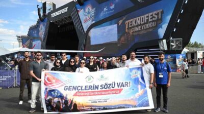 Yeşilyurt Belediyesi’nin desteklediği Yeşilyurt Genç Meclisi üyeleri, Şanlıurfa’da düzenlenen TEKNOFEST’e