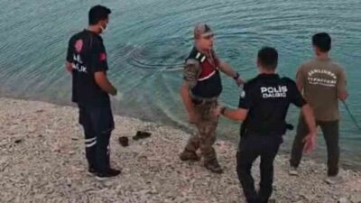 Şanlıurfa’da, Bozova ilçesine eğlenmeye giden bir genç, Atatürk Baraj Gölü’nde