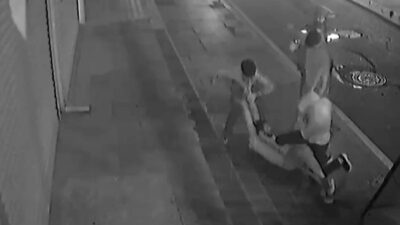 Zeytinburnu’nda yaşanan olayda, bir adam iddiaya göre abisiyle alacak meselesi