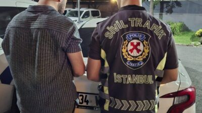 Zeytinburnu, İstanbul’da bir sürücü, yaya yolundan geçen bir adama saldırarak