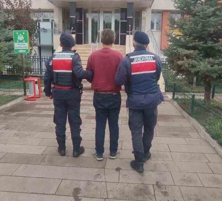 Bilecik’te haklarında 2 yıl 1 ay hapis cezası bulunan bir