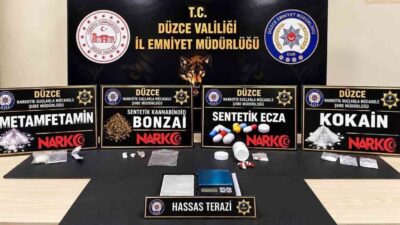 Düzce ilinde polis ekipleri tarafından düzenlenen bir uyuşturucu operasyonunda çeşitli